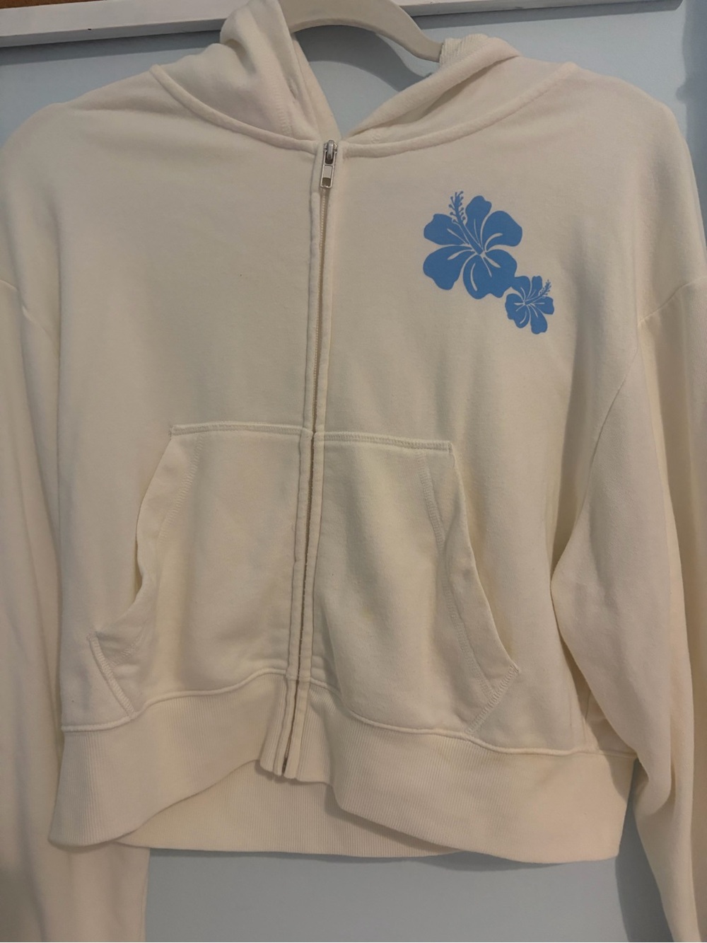 Cream Cropped Zip-Up Hoodie with Blue Floral Print